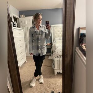 Rachel Zoe Gray & White Plaid Button-Down Shacket